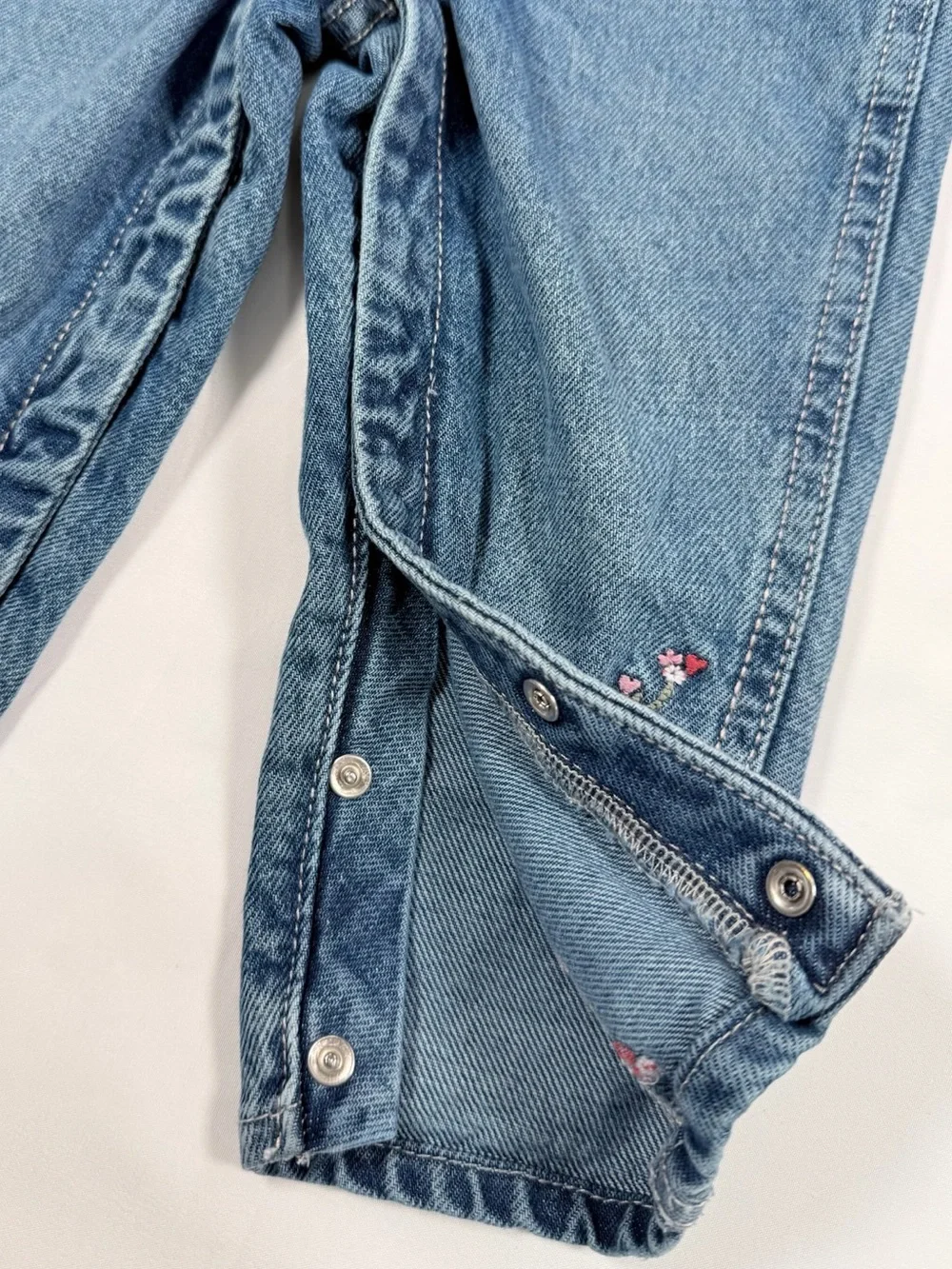 OLD NAVY Baby Girls' Floral Denim Vestbak Overalls Country Cottagecore 18-24M